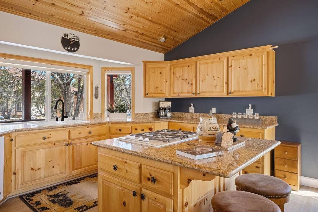 Koselig Cabin W Hot Tub, Fireplace & Central Ac Big Bear Lake Exterior foto