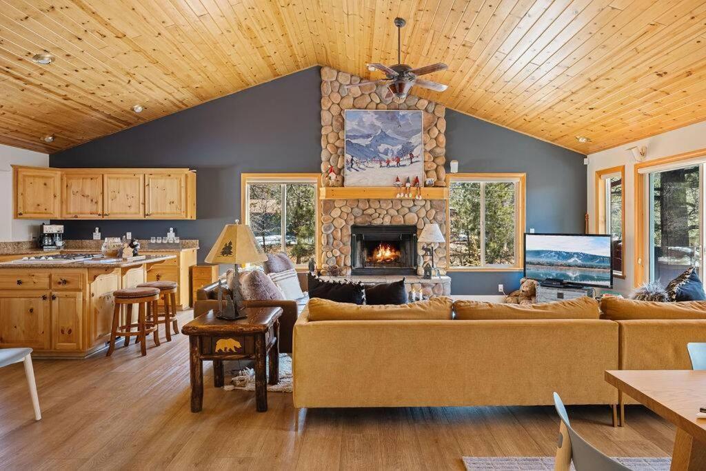 Koselig Cabin W Hot Tub, Fireplace & Central Ac Big Bear Lake Exterior foto