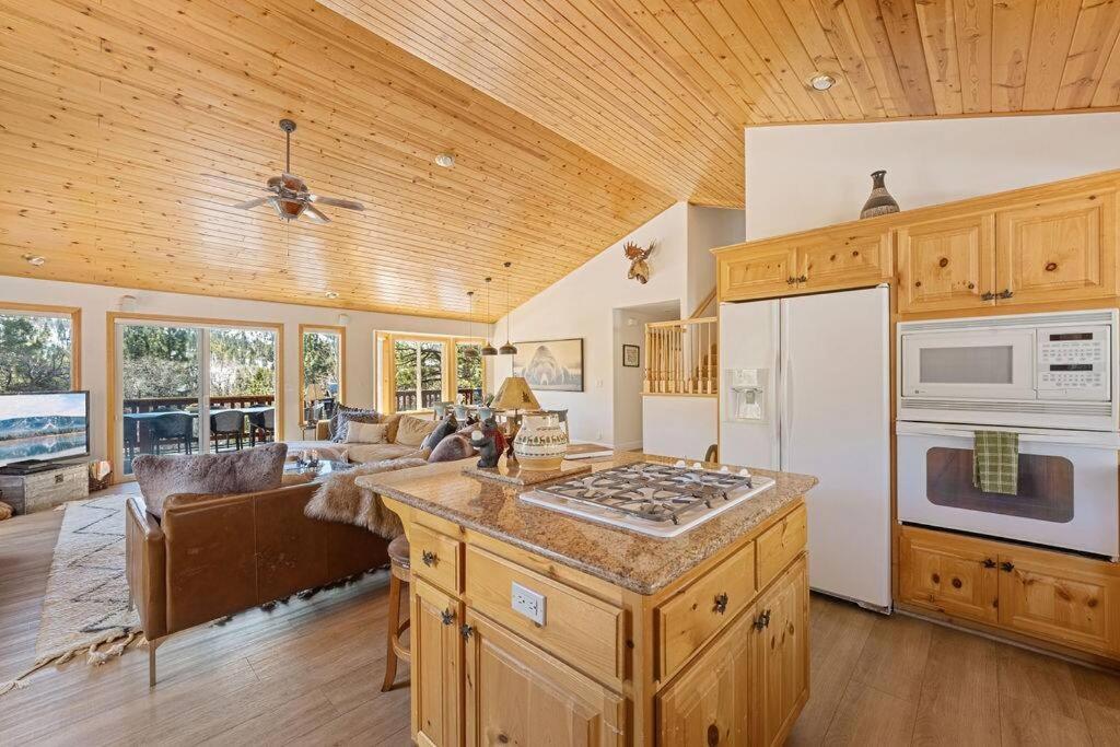 Koselig Cabin W Hot Tub, Fireplace & Central Ac Big Bear Lake Exterior foto